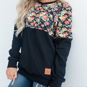 NWOT Ampersand Ave Floral Pullover